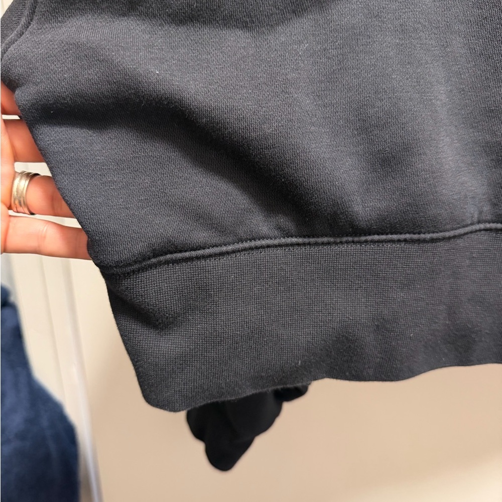 Nike Oversized Cropped Sweatshirt Women's Medium Crewneck Pullover Streetwear - Picture 8 of 15